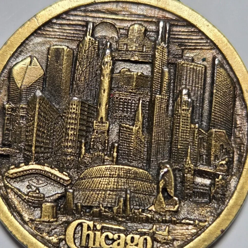 Vintage 1992 Bergamot Brass Works Chicago Skyline Souvenir Keychain Key Fob 3D